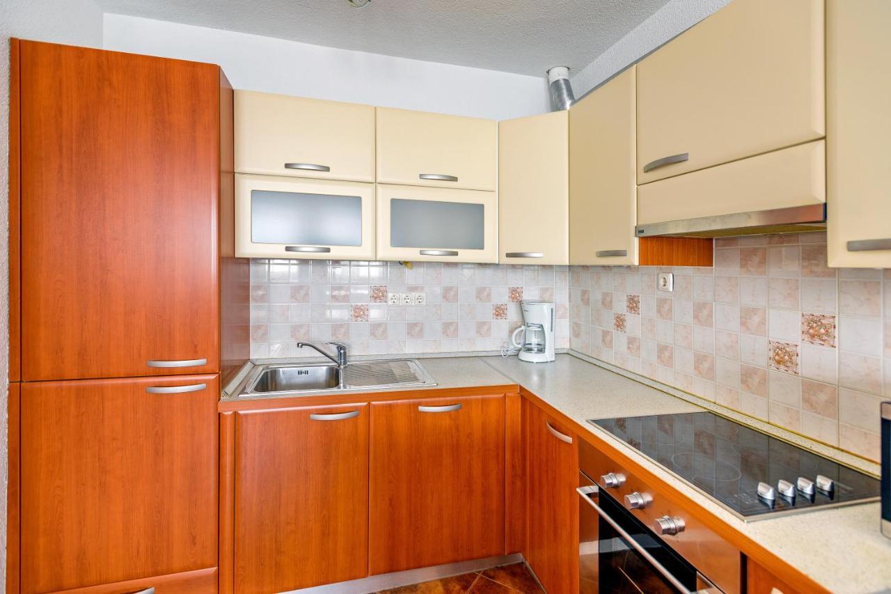 Comfort Apartments In Peaceful Area Zadar - With Garden Exterior photo