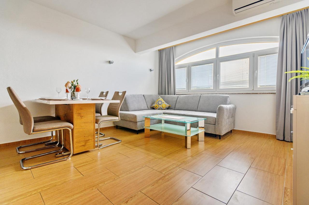 Comfort Apartments In Peaceful Area Zadar - With Garden Exterior photo