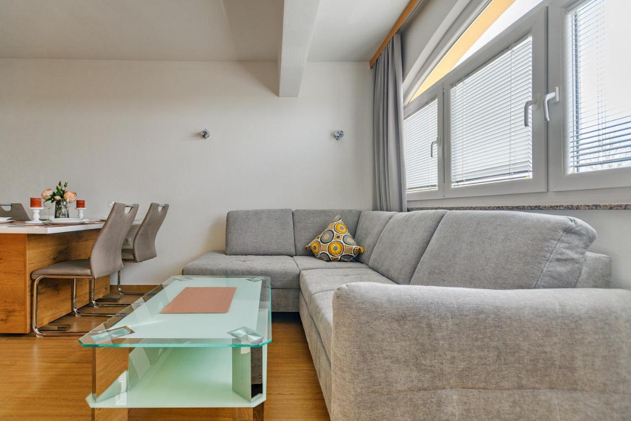 Comfort Apartments In Peaceful Area Zadar - With Garden Exterior photo