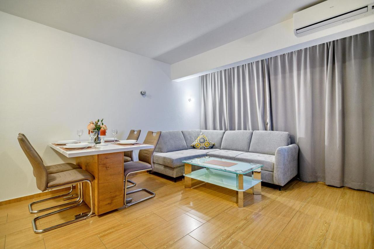 Comfort Apartments In Peaceful Area Zadar - With Garden Exterior photo
