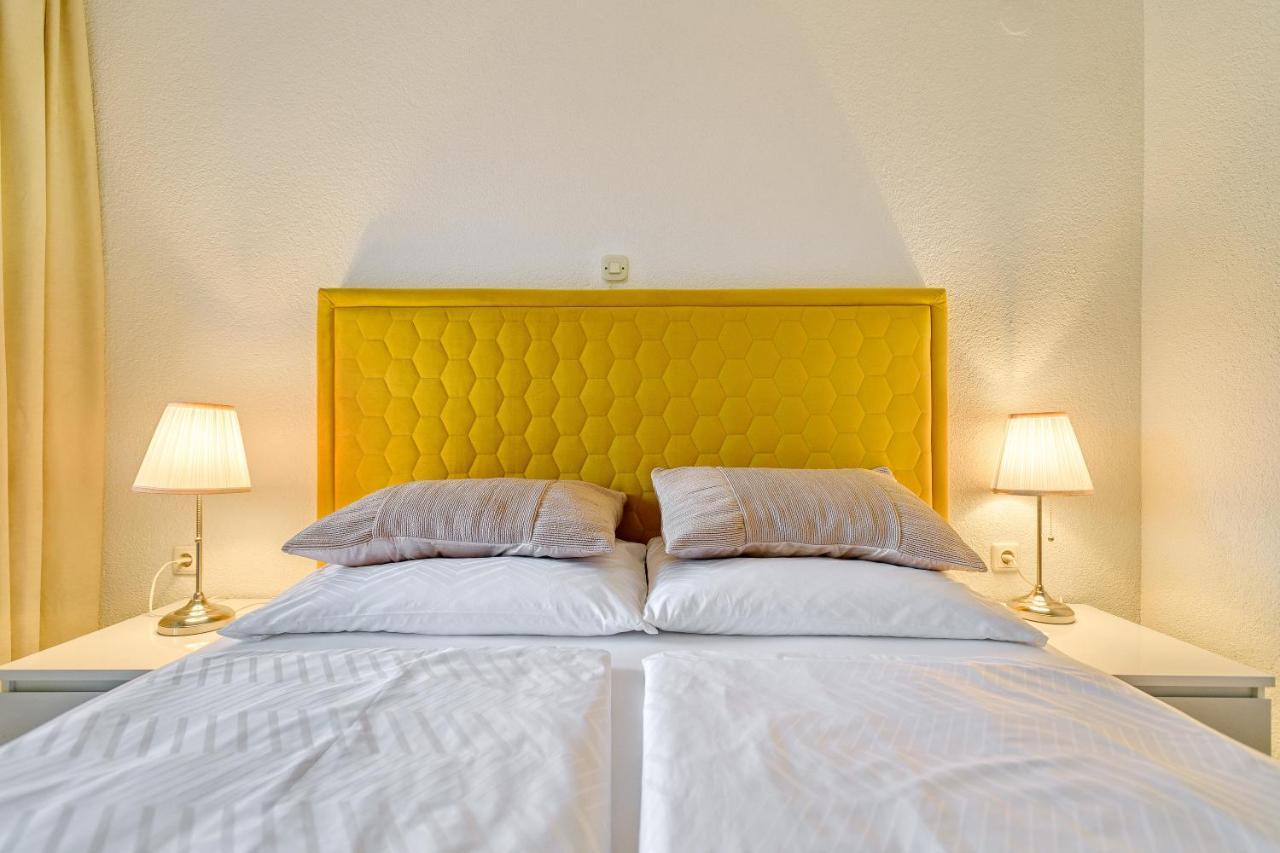 Comfort Apartments In Peaceful Area Zadar - With Garden Exterior photo