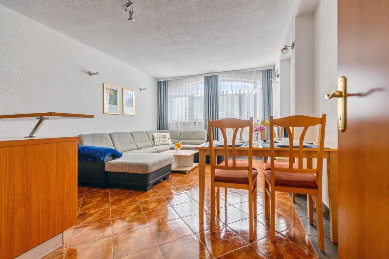 Comfort Apartments In Peaceful Area Zadar - With Garden Exterior photo