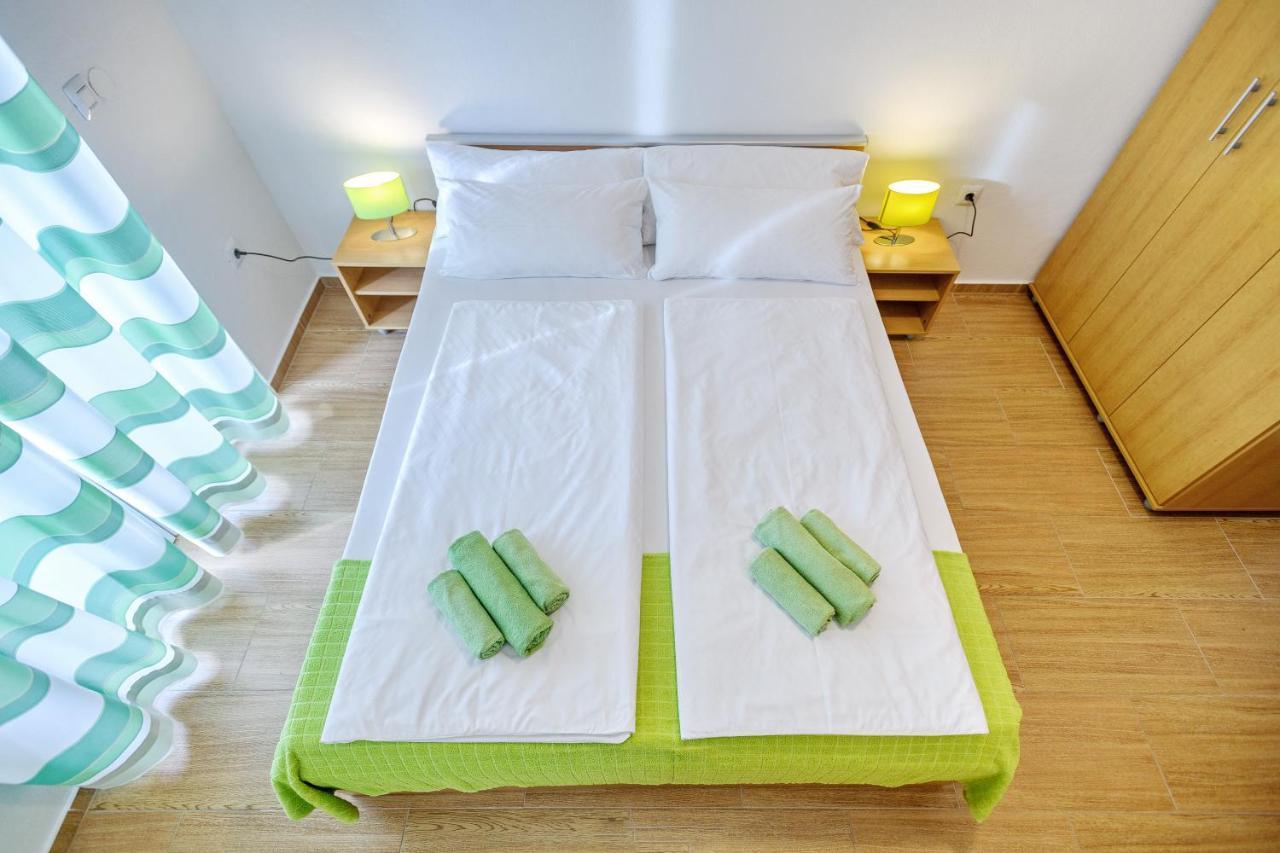 Comfort Apartments In Peaceful Area Zadar - With Garden Exterior photo