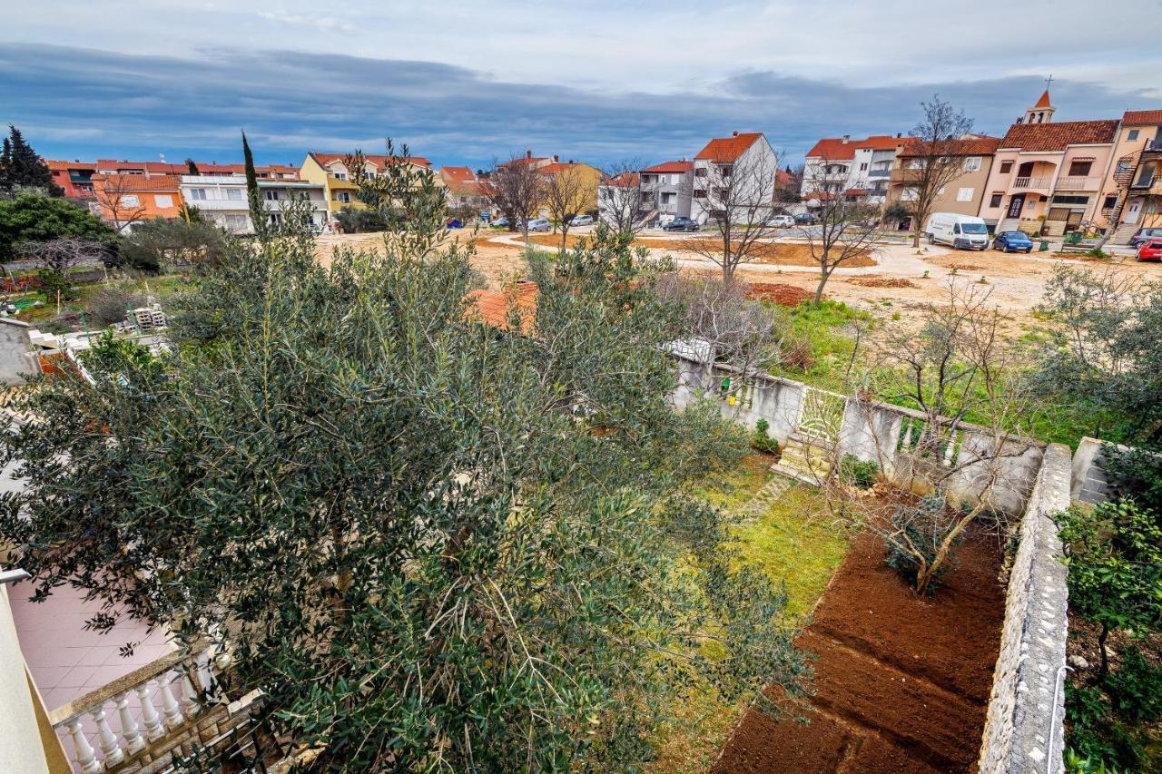 Comfort Apartments In Peaceful Area Zadar - With Garden Exterior photo