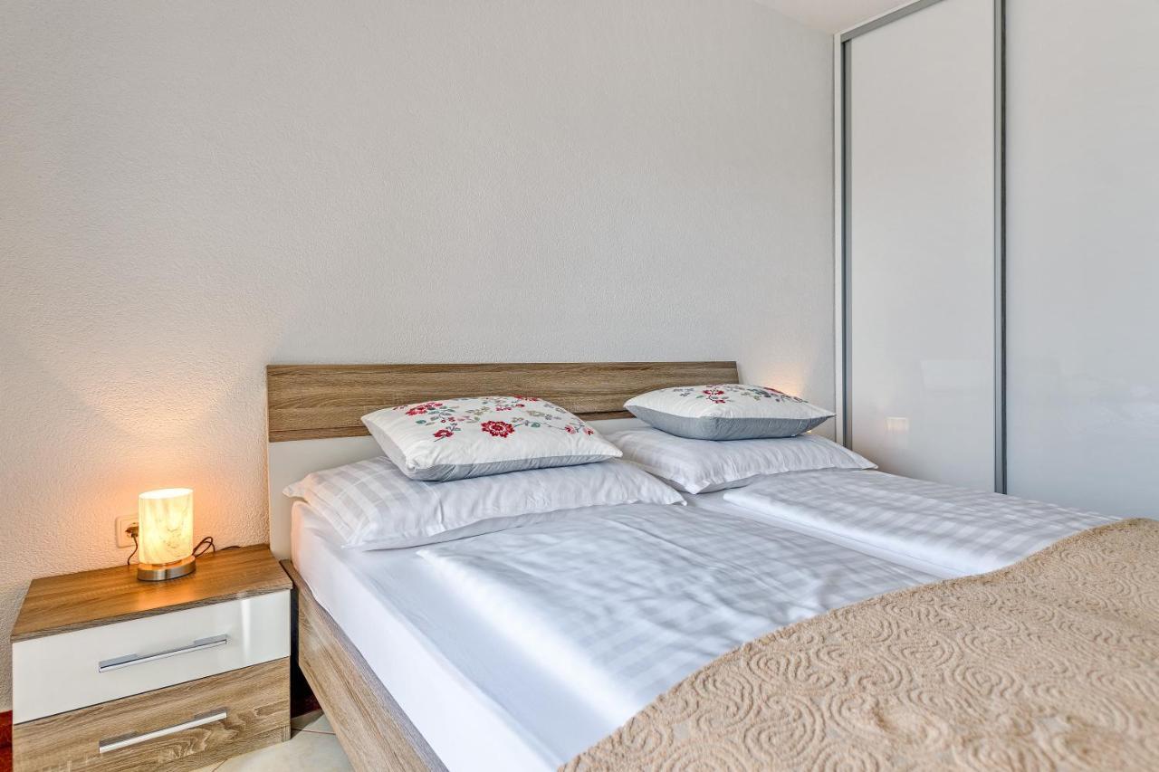 Comfort Apartments In Peaceful Area Zadar - With Garden Exterior photo