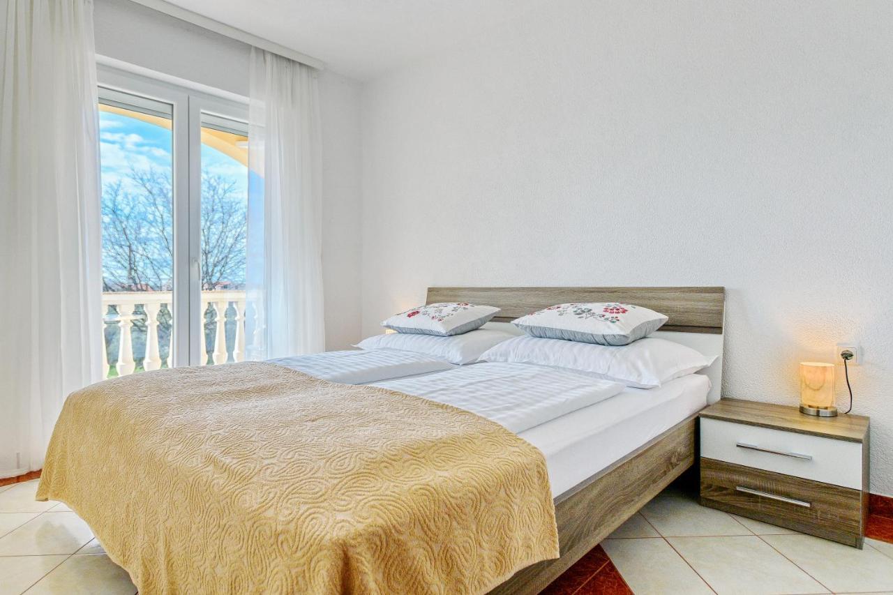 Comfort Apartments In Peaceful Area Zadar - With Garden Exterior photo