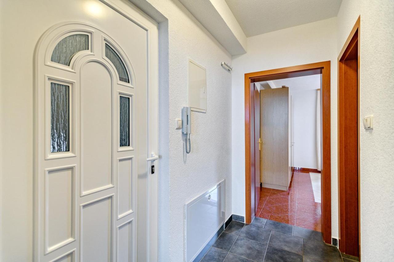 Comfort Apartments In Peaceful Area Zadar - With Garden Exterior photo