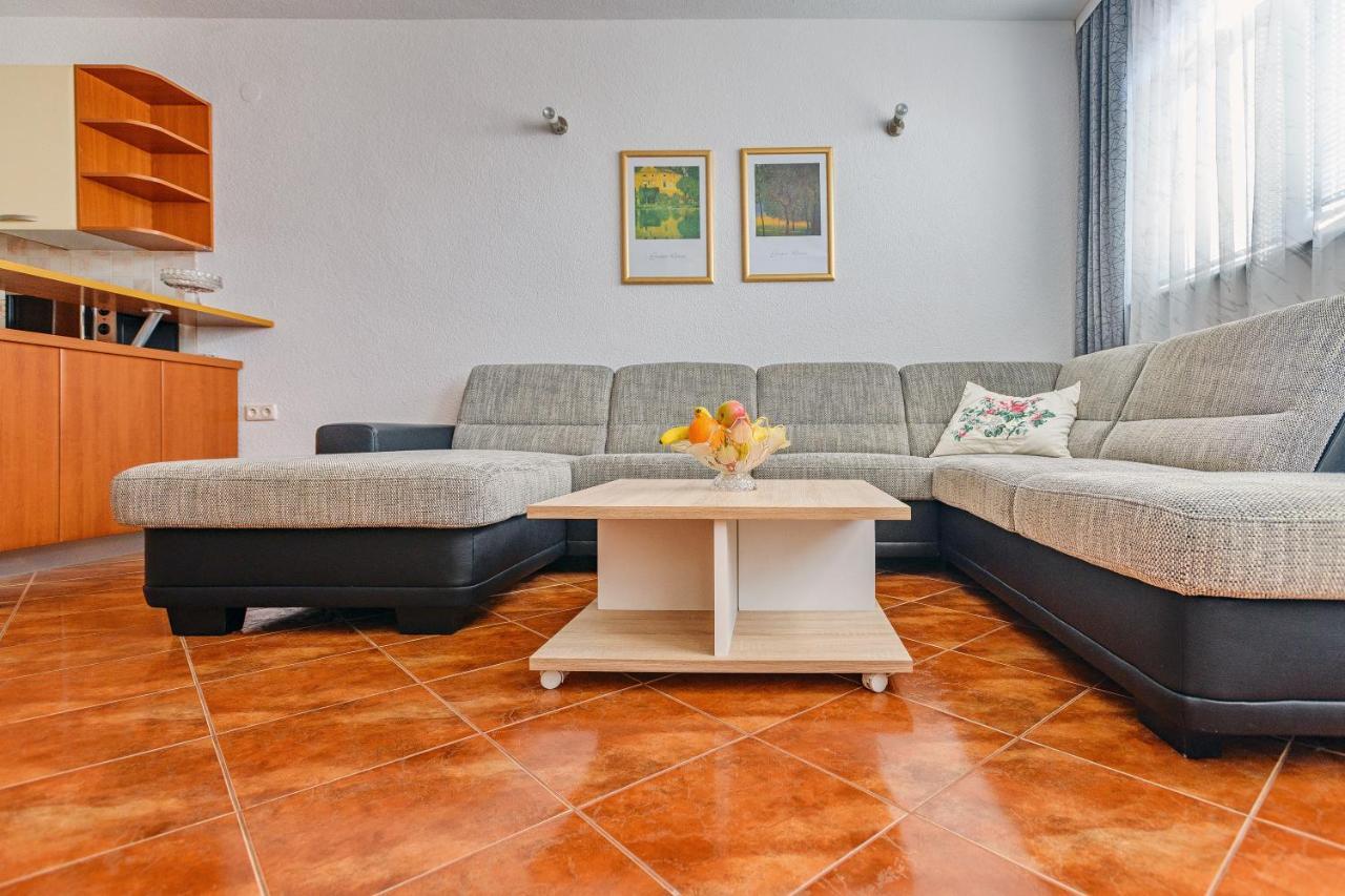 Comfort Apartments In Peaceful Area Zadar - With Garden Exterior photo