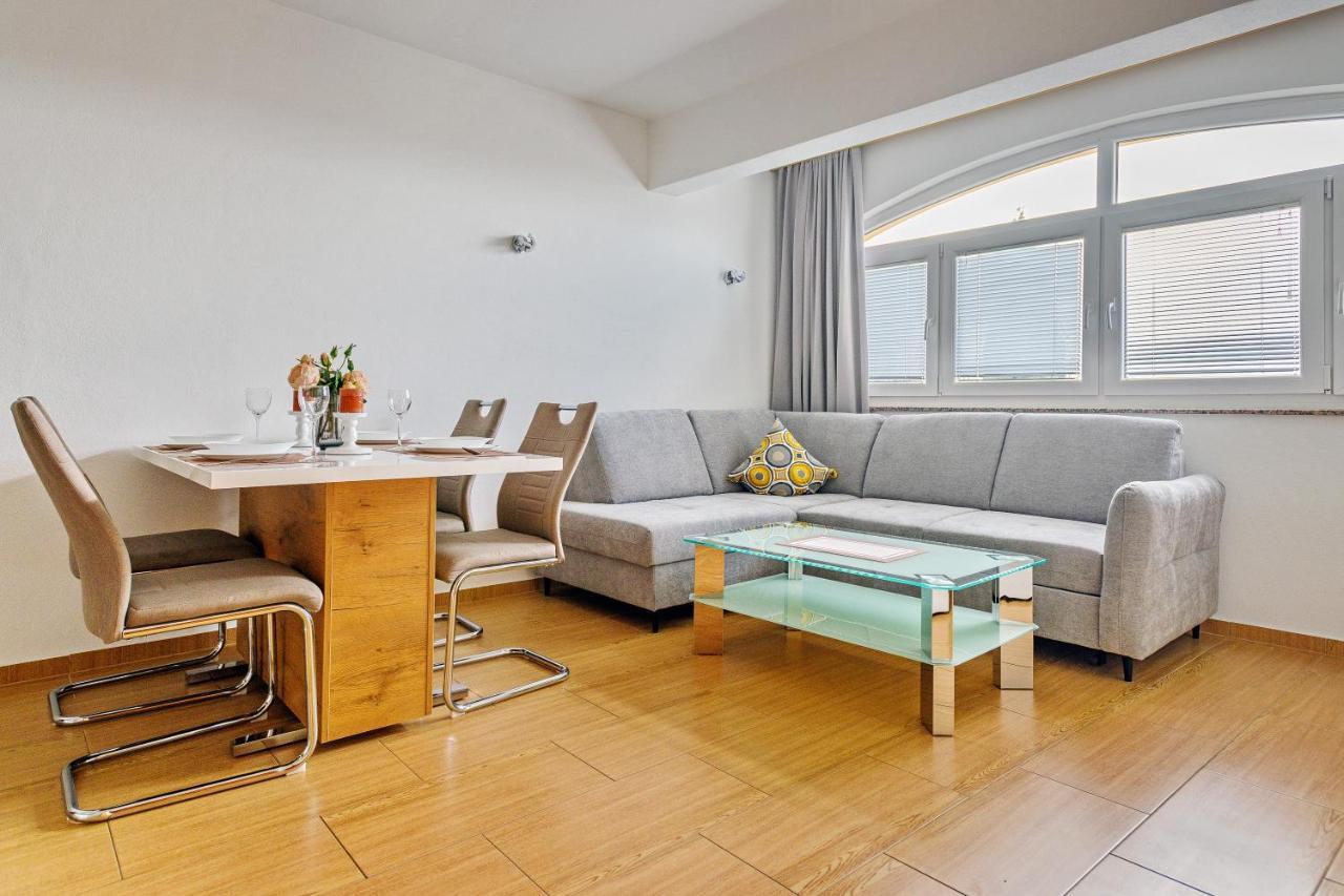Comfort Apartments In Peaceful Area Zadar - With Garden Exterior photo