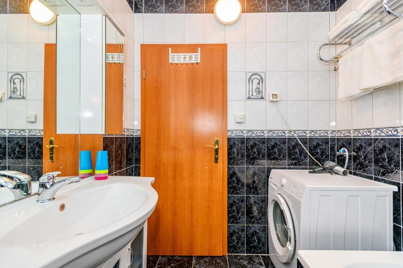 Comfort Apartments In Peaceful Area Zadar - With Garden Exterior photo